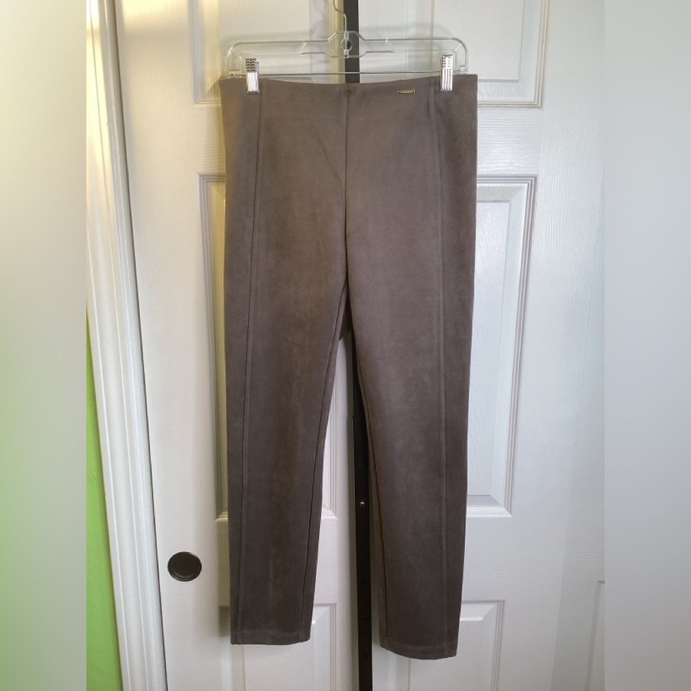 Tahari Brown Faux Suede Pull on Pants, size medium